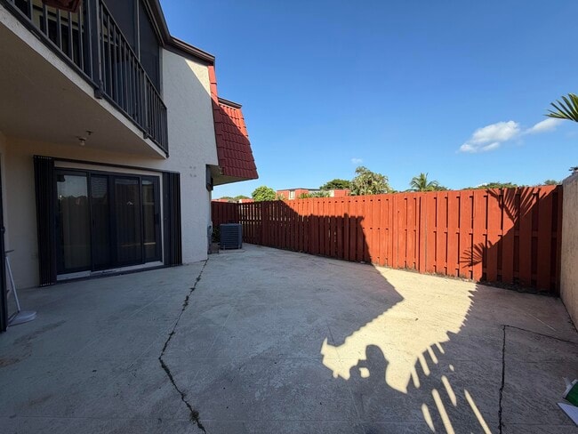 Foto del edificio - 3768 Victoria Dr