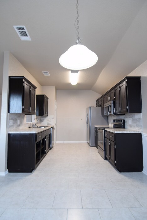 Building Photo - 208 Sykes Ln