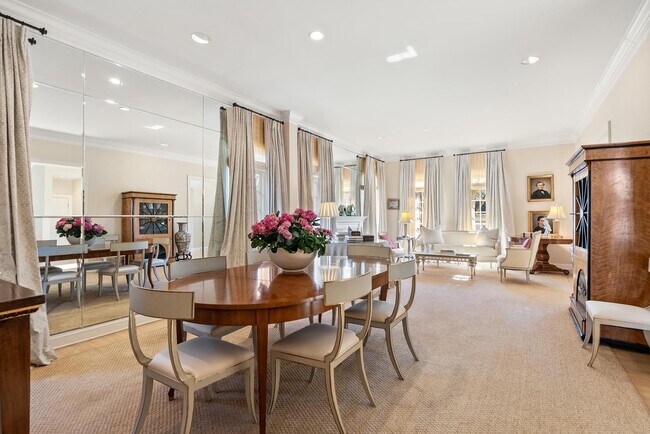 Foto del edificio - 7440 Old Maple Square