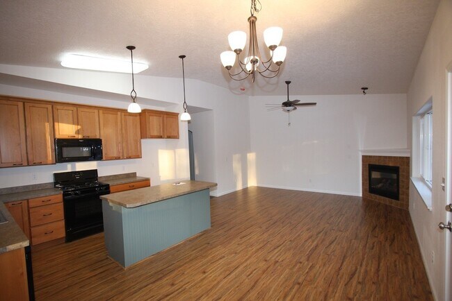 Foto del edificio - 3 Bedroom Chugiak Duplex!