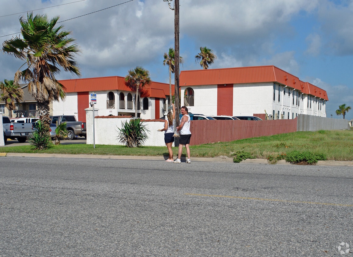 Building Photo - 15113 Leeward Dr