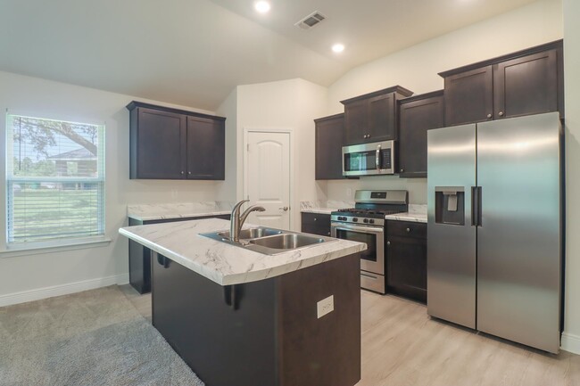 Building Photo - 14097 Plantation Oaks Dr