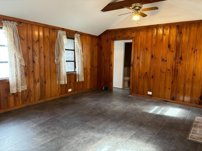 Building Photo - 52 Woodland Cir S