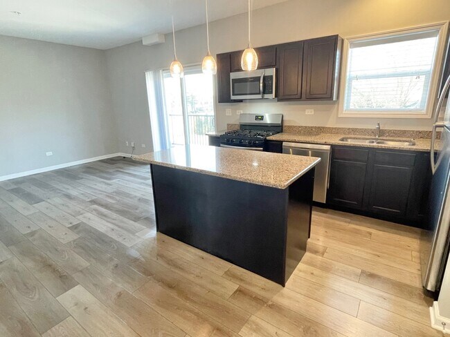 Foto del edificio - 811 E Main St