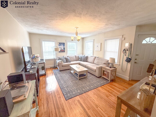 Photo - 85 Putnam St Apartment