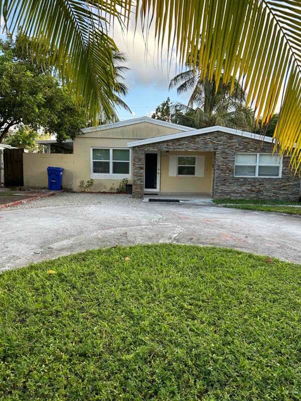 Foto del edificio - 1480 NE 173rd St