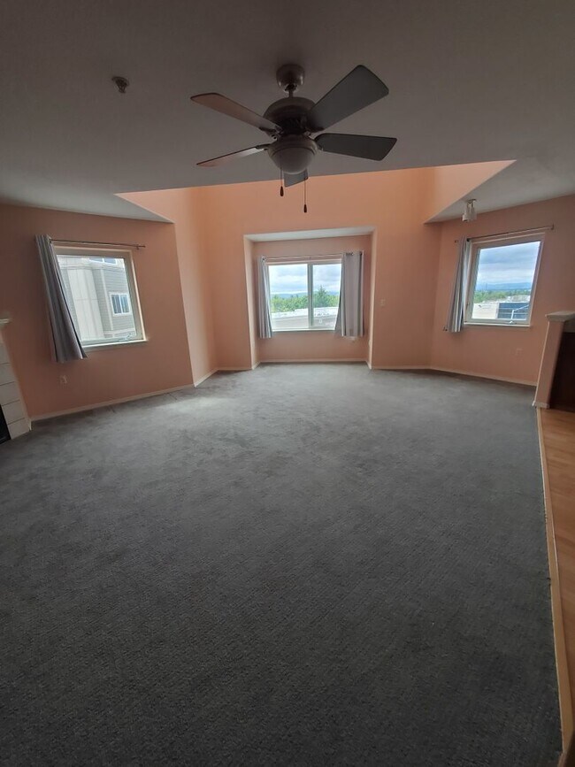 Foto del edificio - Stunning view !!! This end unit Condo Beth...