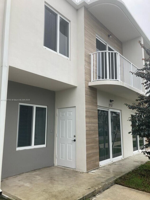 Primary Photo - 25767 SW 144th Ave