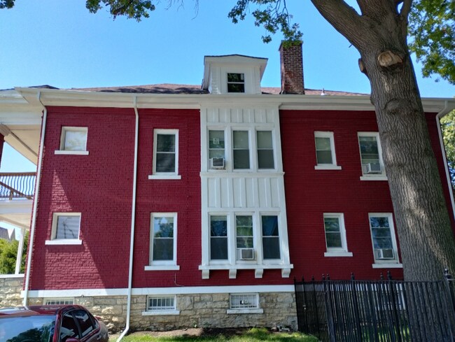 Foto del edificio - 2120 Linwood Blvd