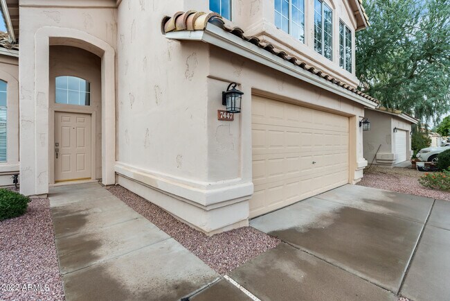 Building Photo - 7447 W Crest Ln