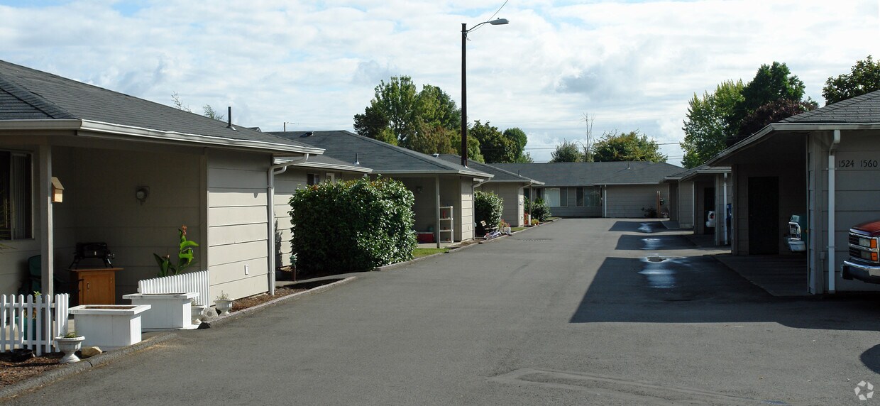 Building Photo - Cypress Villa Apartments