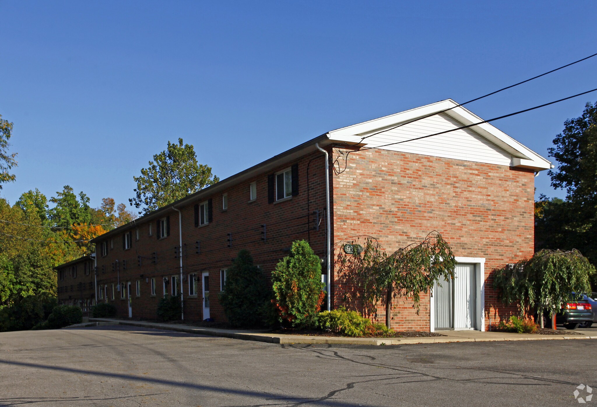 Hilltop Apartments and Townhomes – photo 4