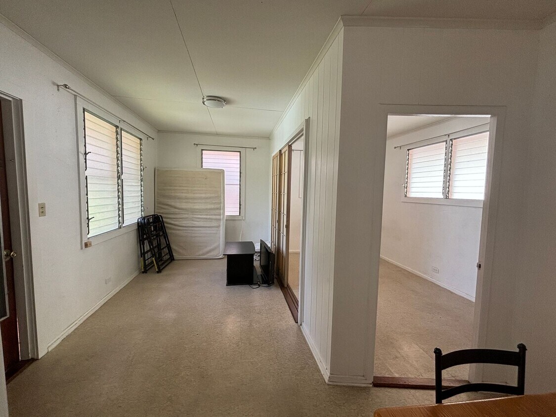 Primary Photo - Makiki - 1 Bdrm/1 Bath/No Prkg - $1,200