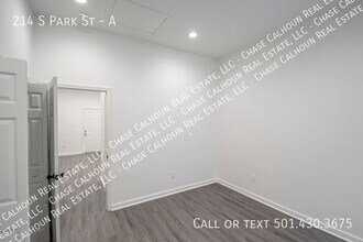 Building Photo - 214 S Park St
