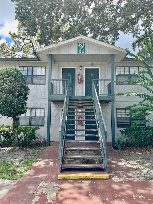 Building Photo - 203 Pine Tulip Ct