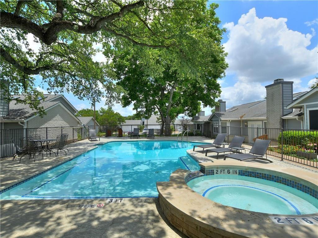 Foto principal - 2001 Parker Ln