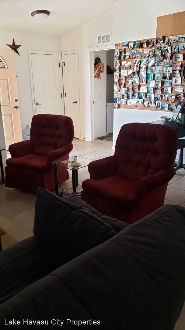 Foto del edificio - 3 br, 2 bath House - 2278 Holly Ave