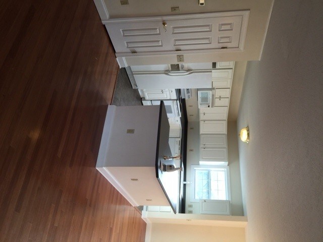 Building Photo - 250 Bronze Leaf Drive Northwest