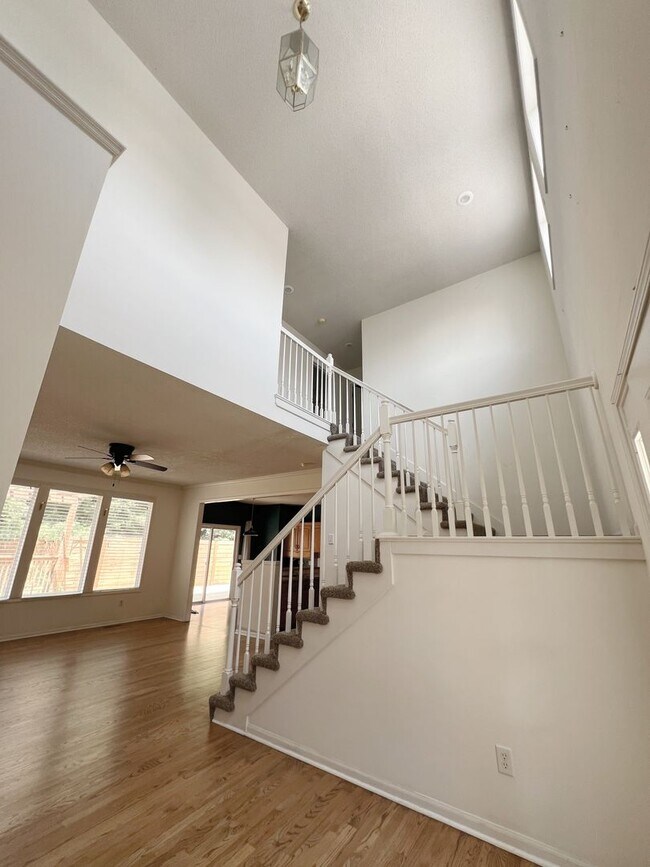 Foto del edificio - COMING SOON: Charming 3-Bedroom Home with ...