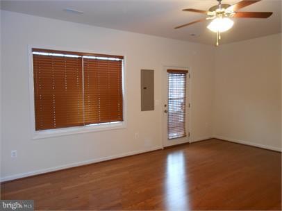 Foto del edificio - 17326 Library Blvd