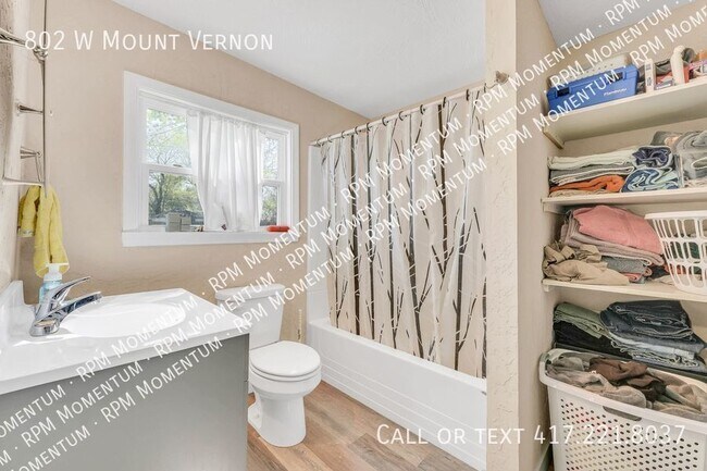 Building Photo - 6 BEDROOM/3 BATH Close to all things Downt...