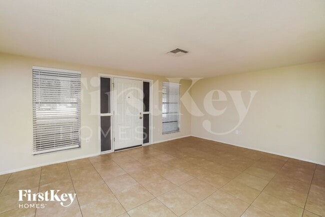 Building Photo - 10134 Oleander Dr