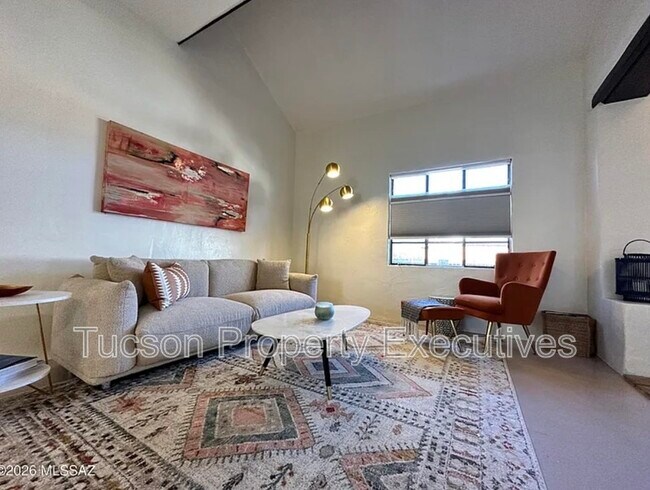 Foto del edificio - 570 S Main Ave