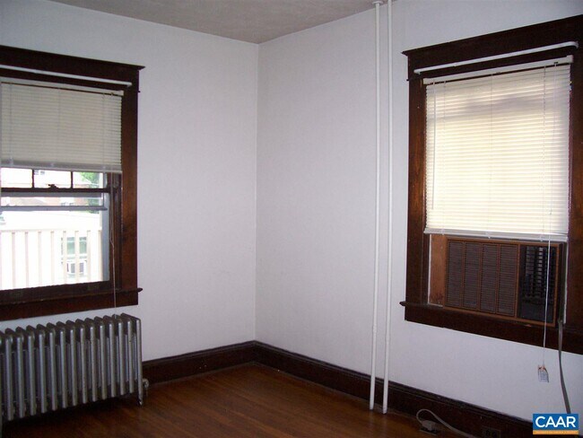 Foto del edificio - 107 Shamrock Rd