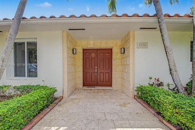 Foto del edificio - 7230 SW 104th St