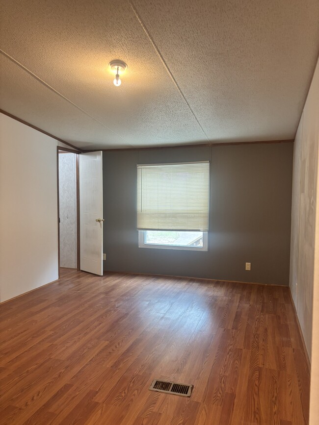 Foto del edificio - 54 Erin Dr