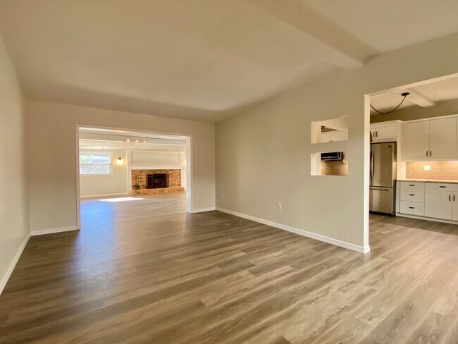 Building Photo - Remodeled 3BR/2BA home in Altamonte Springs! Don't Miss Out on this Gem!!