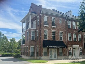 Building Photo - 8728 Arbor Creek Dr