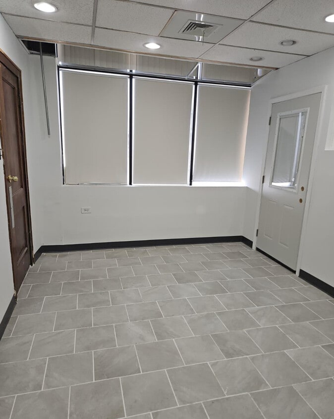 Foto principal - 6217 N Milwaukee Ave
