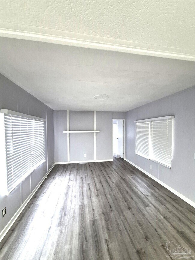 Foto del edificio - 5472 Dover Ave