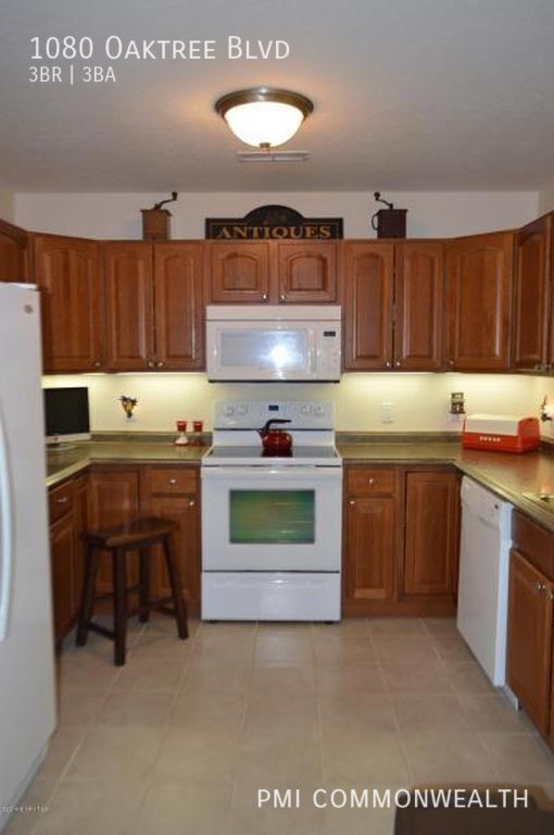 Foto del edificio - 1080 Oak Tree Blvd NW