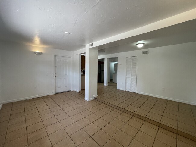 Foto del edificio - 804 NW 19th Terrace