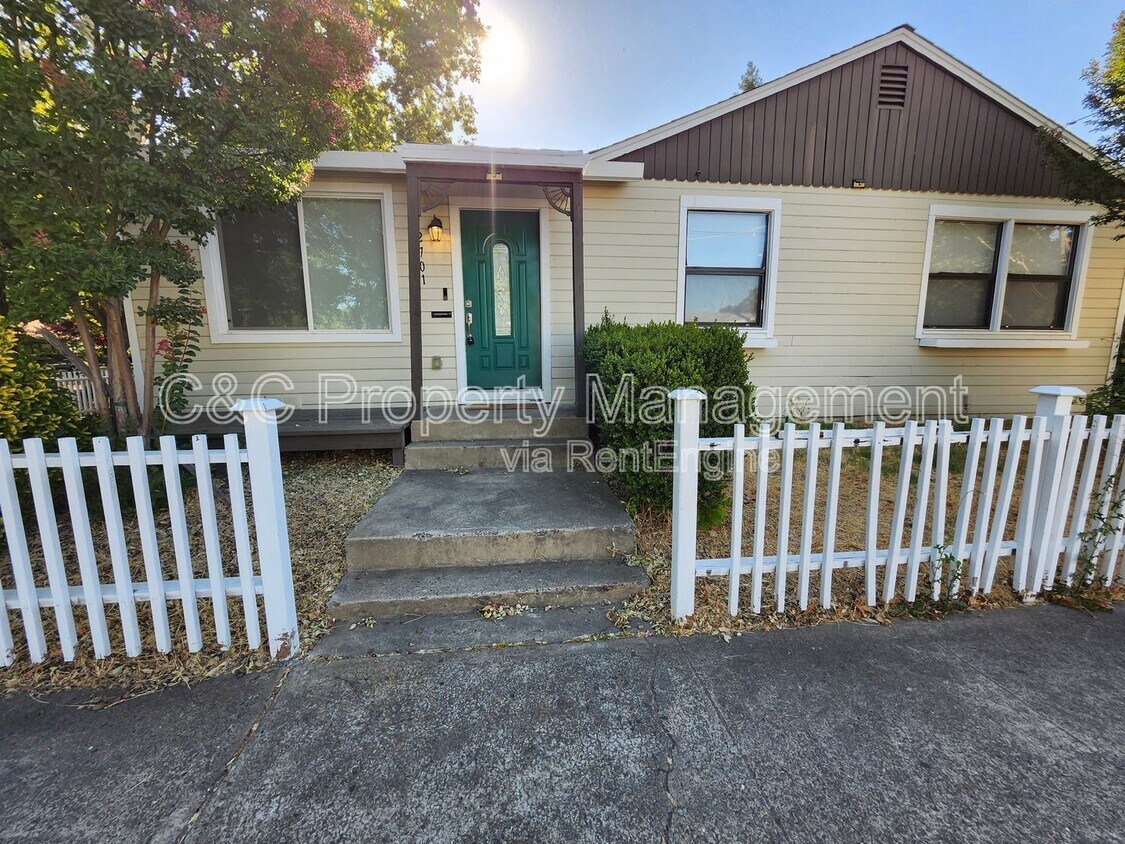 Photo - 2701 42nd St