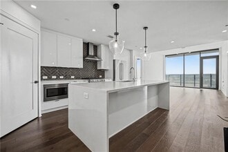 Building Photo - 788 West Marietta St NW