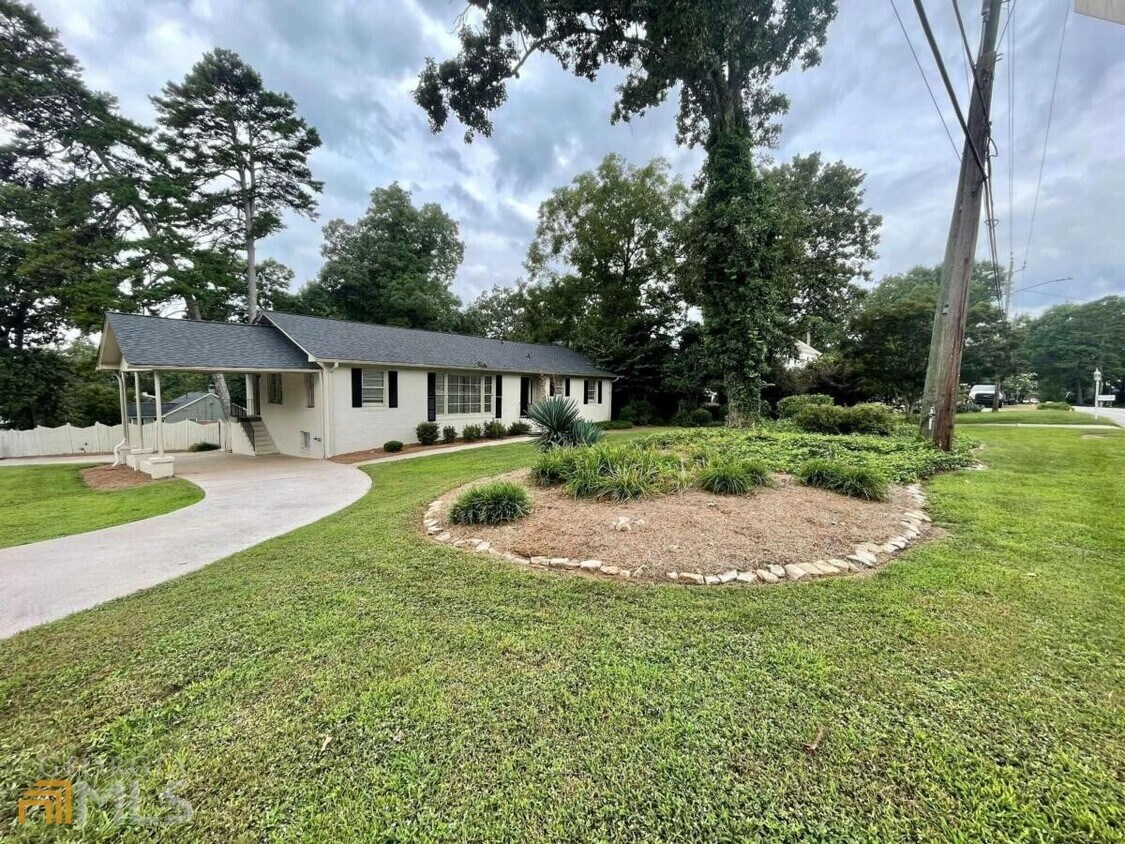 1323 Riverside Dr, Gainesville, GA 30501 House Rental in Gainesville