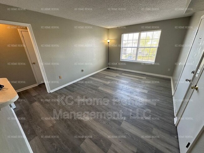 Building Photo - 821 Saddlewood St