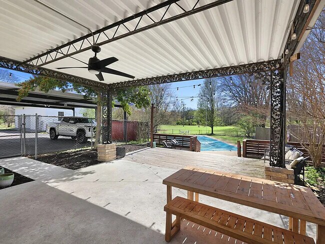 Foto del edificio - 436 Foothill Dr