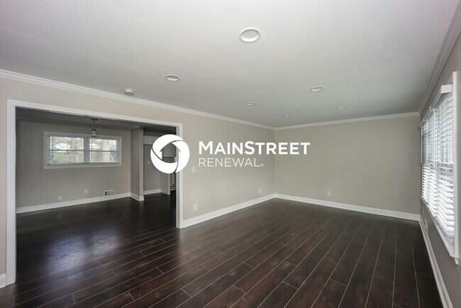 Foto del edificio - 3 Bedroom Pet-Friendly Home in College Park, GA with Main Street Renewal