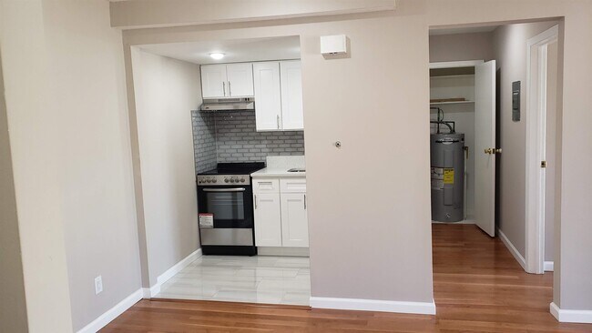 Foto del edificio - 227-229-229 Cambridge Ave