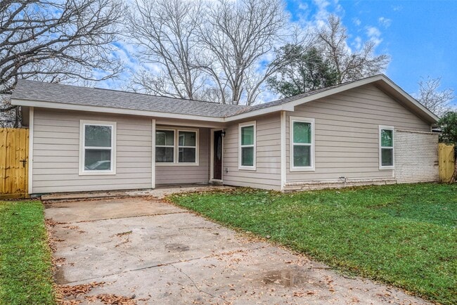 Building Photo - 5755 Heron Dr