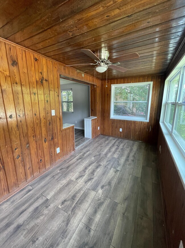 Foto del edificio - 1424 W 13th St