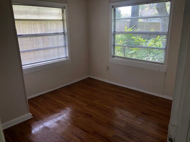Bedroom - 1323 Woodruff Ave