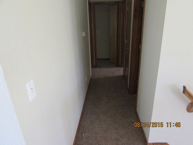 Building Photo - 504 SE Chase Court