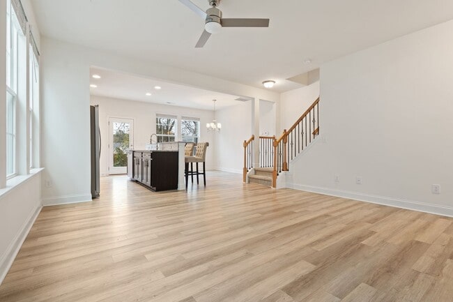 Building Photo - Stylish and Spacious 3 Bedroom, 2.5 Bathroom End-Unit Townhome w/ Garage!