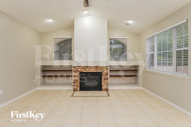 Foto del edificio - 825 High Pointe Cir