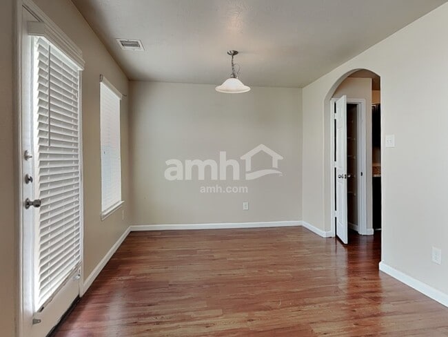 Building Photo - 2618 Bammelwood Dr